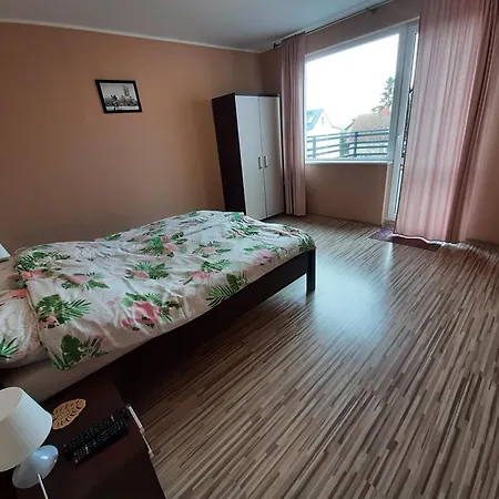 Familijne * רווה